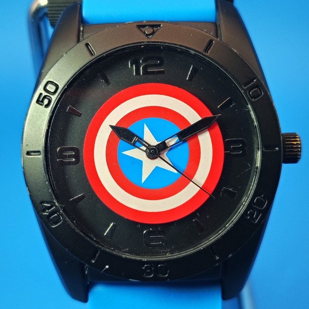 Vintage 2012 Marvel Captain America 41mm Mens Quartz Watch Rubber Strap Restored